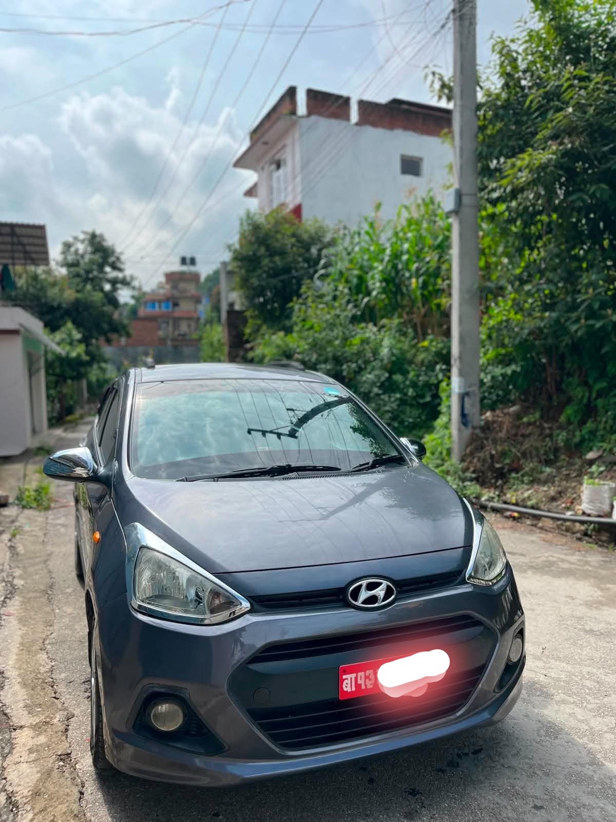 Well-Maintained Used Hyundai Hatchback Car with Clean Interior