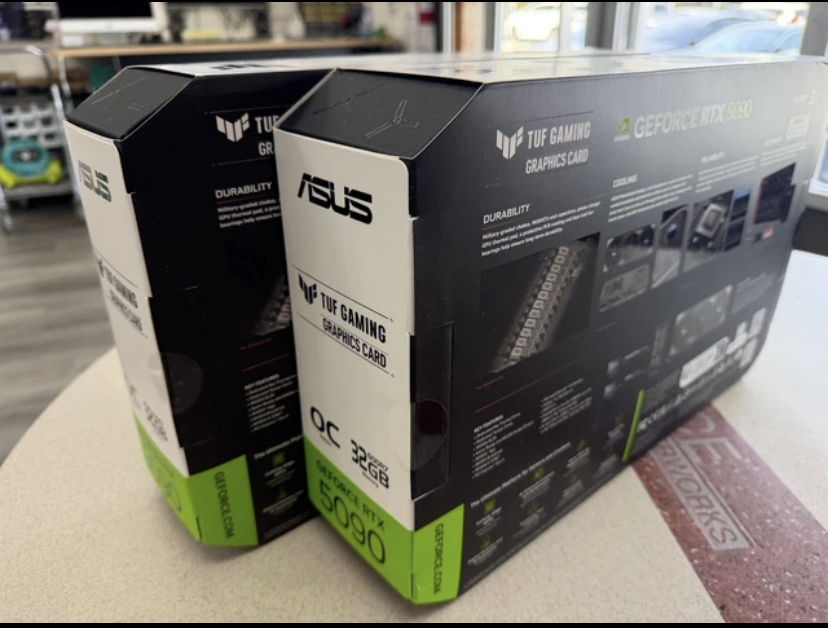 FOR SALES - ASUS GEFORCE RTX 5090 TUF Gaming 32GB GDDR7 NVIDIA - New Sealed