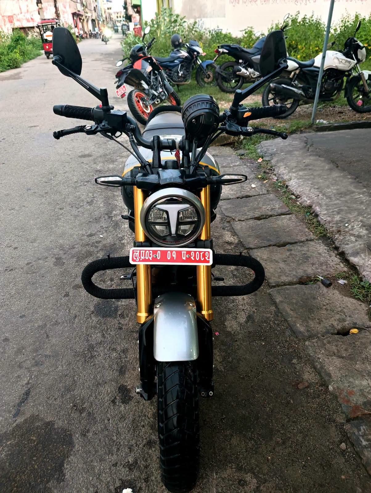 TVS Ronin 225 Dual-Tone Motorcycle