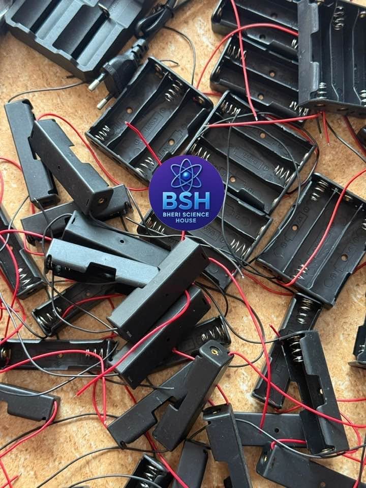 2x 18650 Battery Holder with Wire photo 2